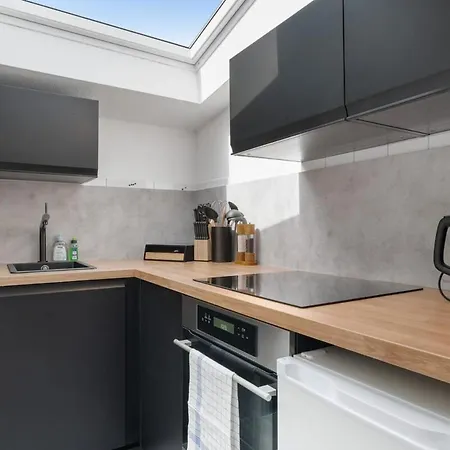 Dg - Einfach Aber Sehr Komfortabel - Fuer Bis Zu 12 Personen - Gruppen, Messe, Monteure, Studenten - Voll Ausgestattet - 3 Smart-tv 55 Zoll Netflix, 1000 Mbit Wlan, Voll Ausgestattete Kueche *