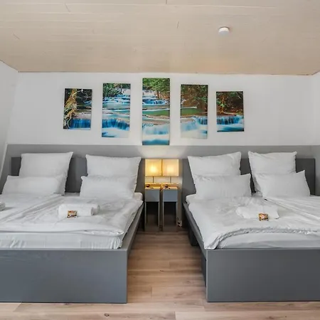 Dg - Einfach Aber Sehr Komfortabel - Fuer Bis Zu 12 Personen - Gruppen, Messe, Monteure, Studenten - Voll Ausgestattet - 3 Smart-tv 55 Zoll Netflix, 1000 Mbit Wlan, Voll Ausgestattete Kueche Daire *