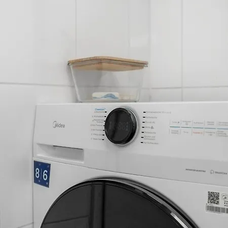 Dg - Einfach Aber Sehr Komfortabel - Fuer Bis Zu 12 Personen - Gruppen, Messe, Monteure, Studenten - Voll Ausgestattet - 3 Smart-tv 55 Zoll Netflix, 1000 Mbit Wlan, Voll Ausgestattete Kueche