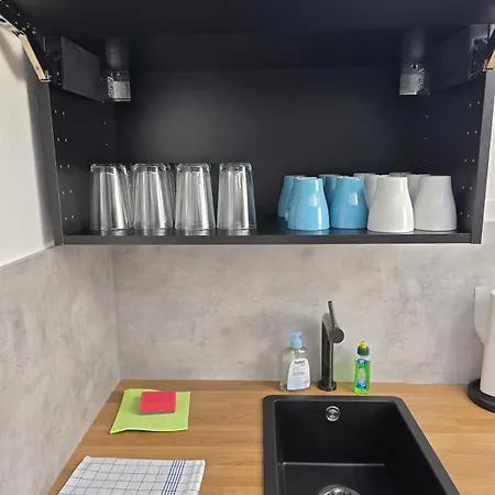Dg - Einfach Aber Sehr Komfortabel - Fuer Bis Zu 12 Personen - Gruppen, Messe, Monteure, Studenten - Voll Ausgestattet - 3 Smart-tv 55 Zoll Netflix, 1000 Mbit Wlan, Voll Ausgestattete Kueche Daire *