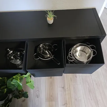 Апартаменты Dg - Einfach Aber Sehr Komfortabel - Fuer Bis Zu 12 Personen - Gruppen, Messe, Monteure, Studenten - Voll Ausgestattet - 3 Smart-tv 55 Zoll Netflix, 1000 Mbit Wlan, Voll Ausgestattete Kueche