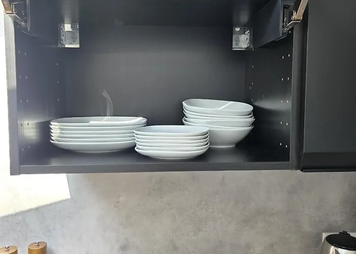 Dg - Einfach Aber Sehr Komfortabel - Fuer Bis Zu 12 Personen - Gruppen, Messe, Monteure, Studenten - Voll Ausgestattet - 3 Smart-tv 55 Zoll Netflix, 1000 Mbit Wlan, Voll Ausgestattete Kueche 公寓