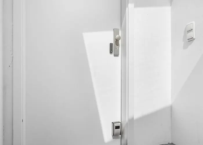 公寓 Dg - Einfach Aber Sehr Komfortabel - Fuer Bis Zu 12 Personen - Gruppen, Messe, Monteure, Studenten - Voll Ausgestattet - 3 Smart-tv 55 Zoll Netflix, 1000 Mbit Wlan, Voll Ausgestattete Kueche *